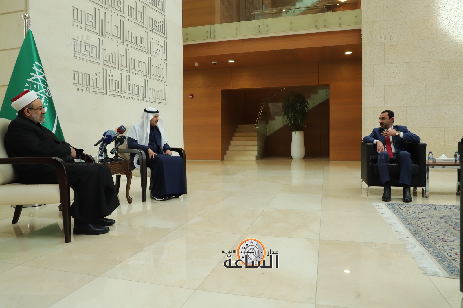 Madar Al-Saa Images 0.4427323057724313