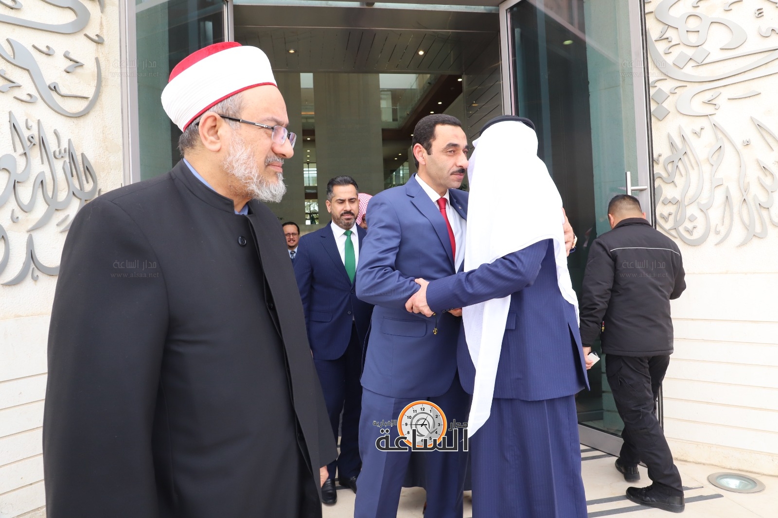 Madar Al-Saa Images 0.16382993177539618