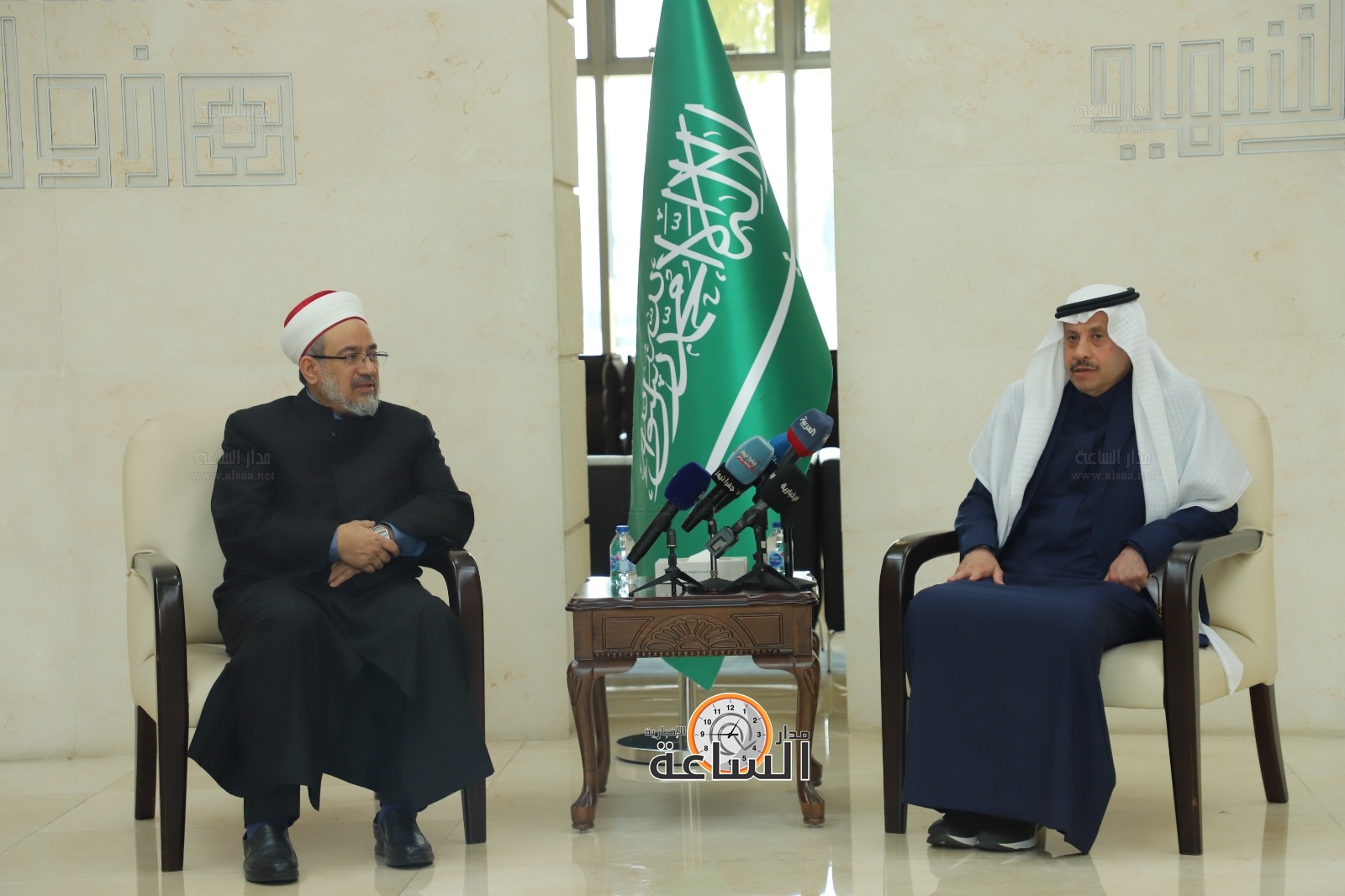 Madar Al-Saa Images 0.7302539716729817