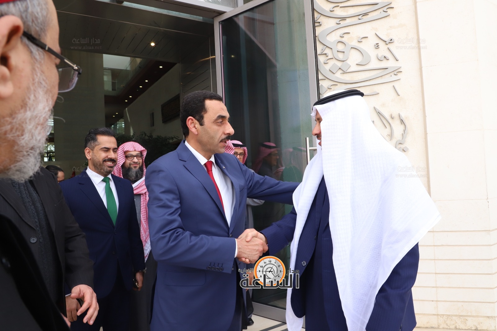 Madar Al-Saa Images 0.1697934689396119