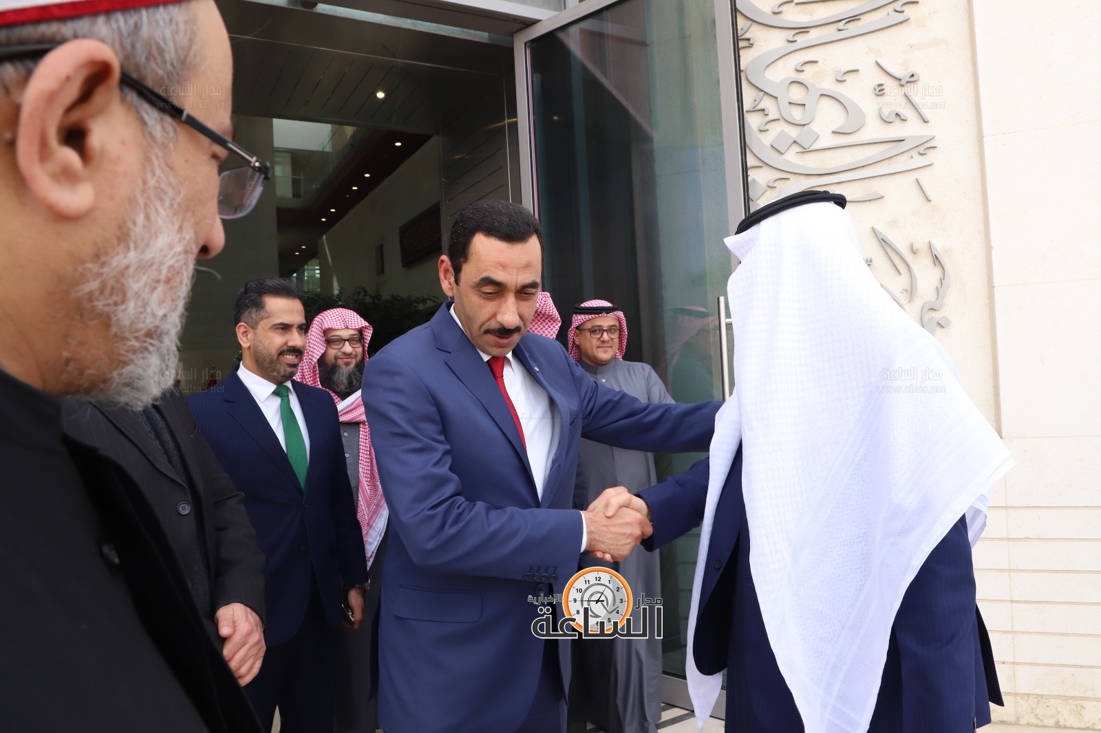 Madar Al-Saa Images 0.9298131982250637