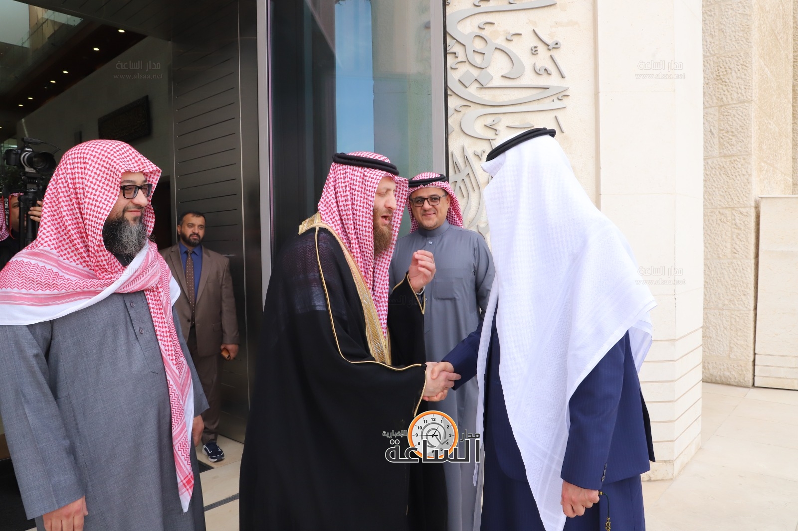 Madar Al-Saa Images 0.9591143682766186