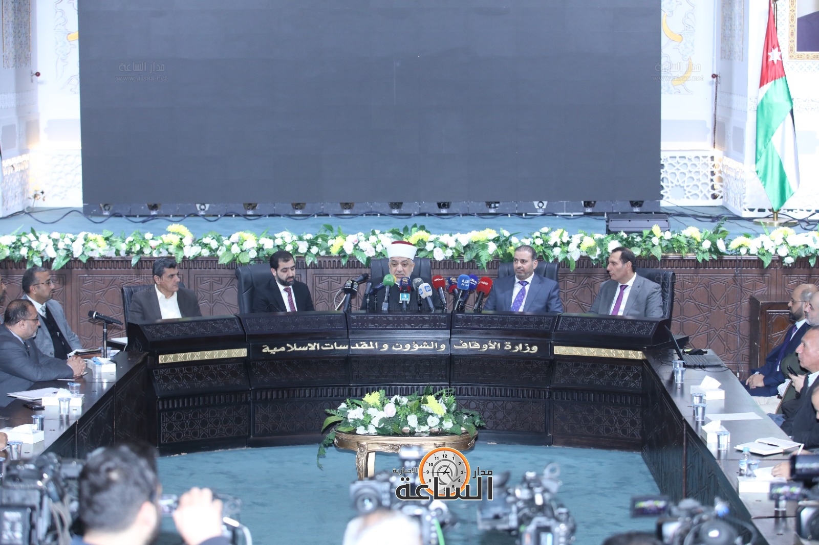 Madar Al-Saa Images 0.31549113940970885