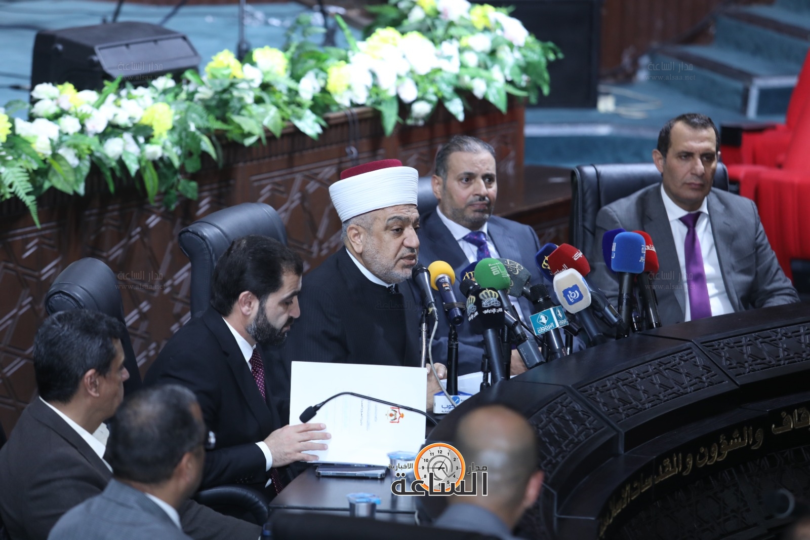 Madar Al-Saa Images 0.44255153196299113