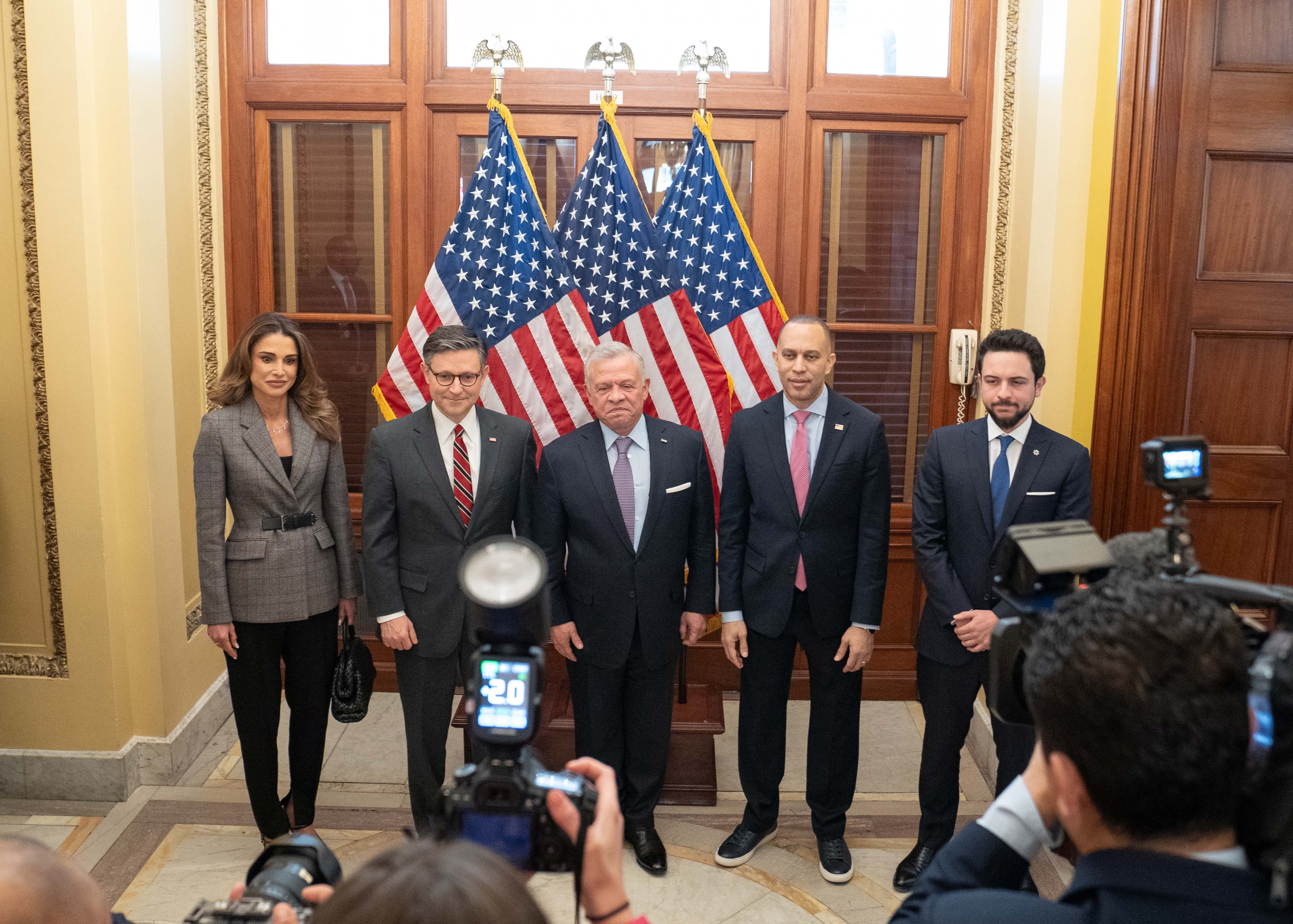 Madar Al-Saa Images 0.4267842106150834