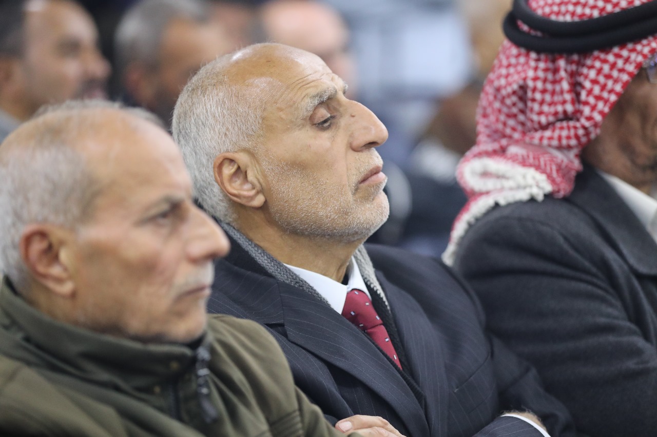 Madar Al-Saa Images 0.3858851305384061