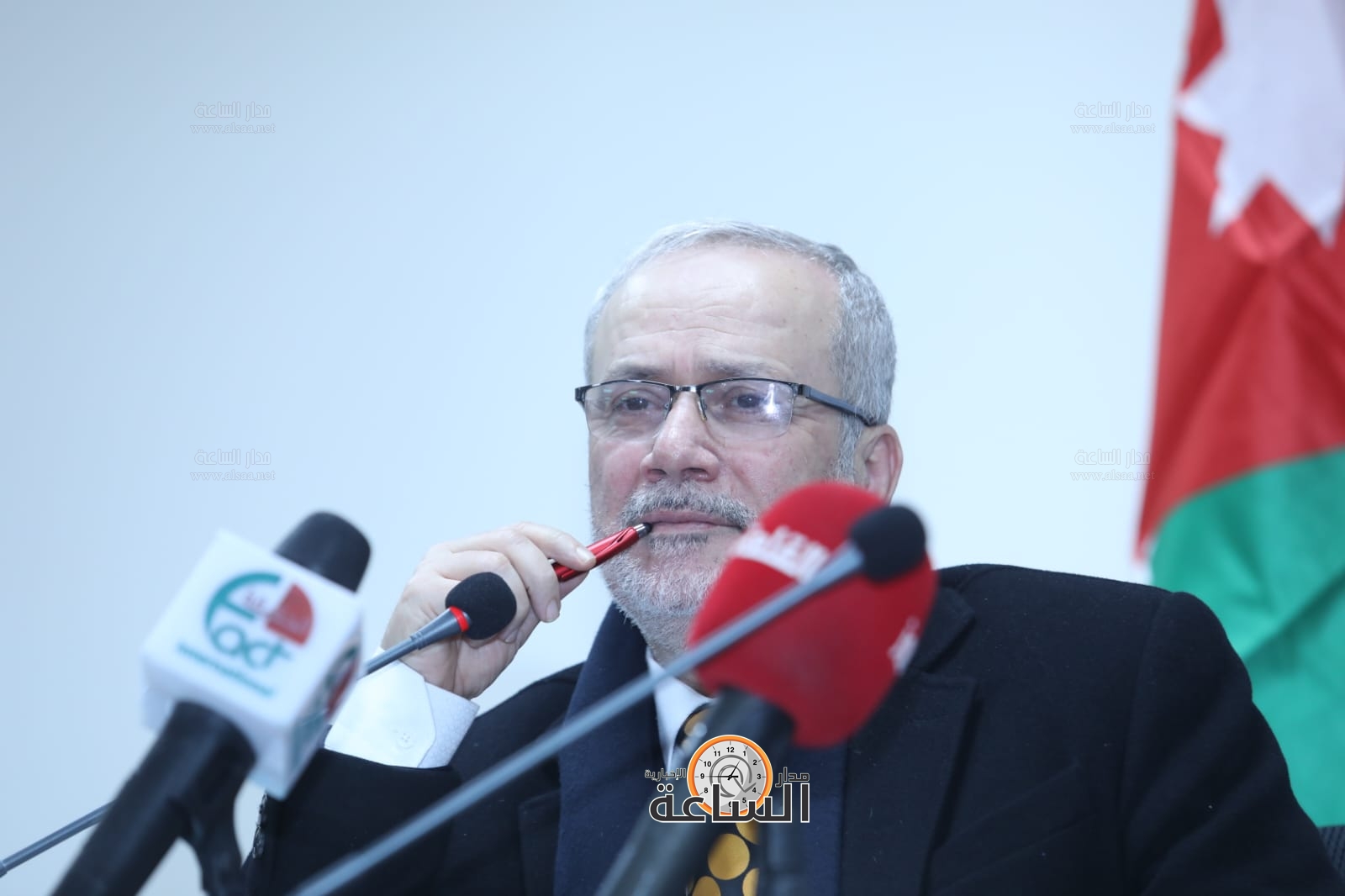 Madar Al-Saa Images 0.3537778805492078