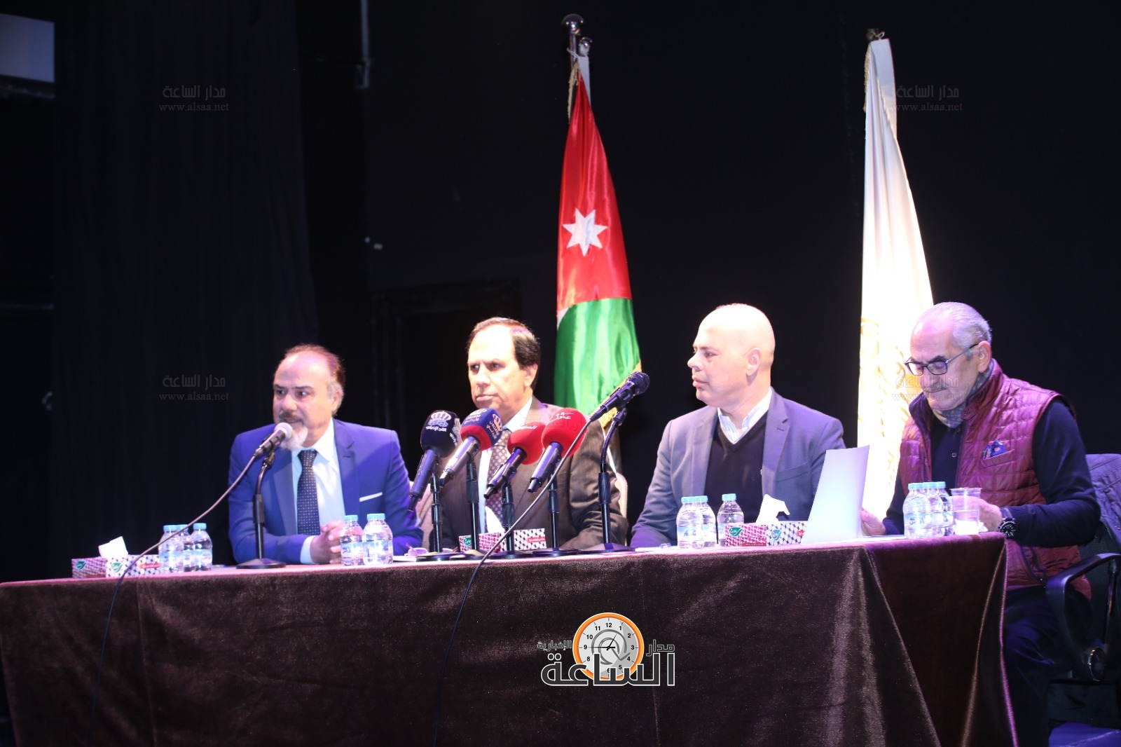 Madar Al-Saa Images 0.9963854174636047