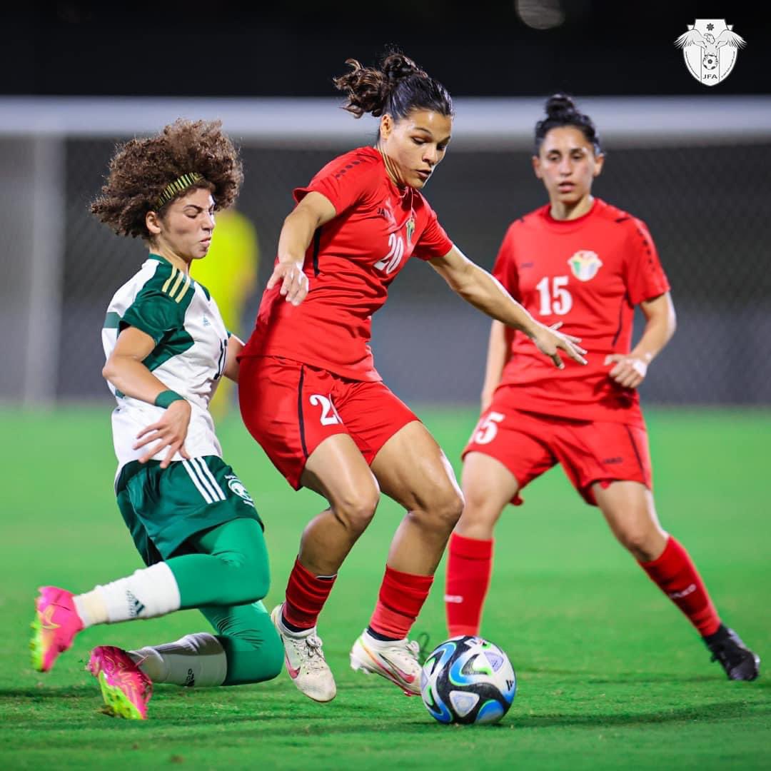 Madar Al-Saa Images 0.2415485860783282