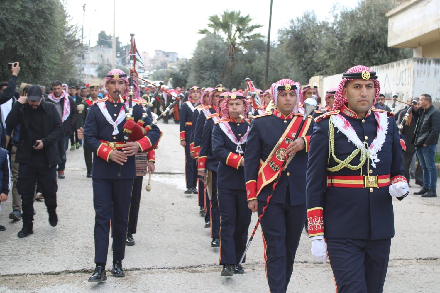 Madar Al-Saa Images 0.7465450333008583