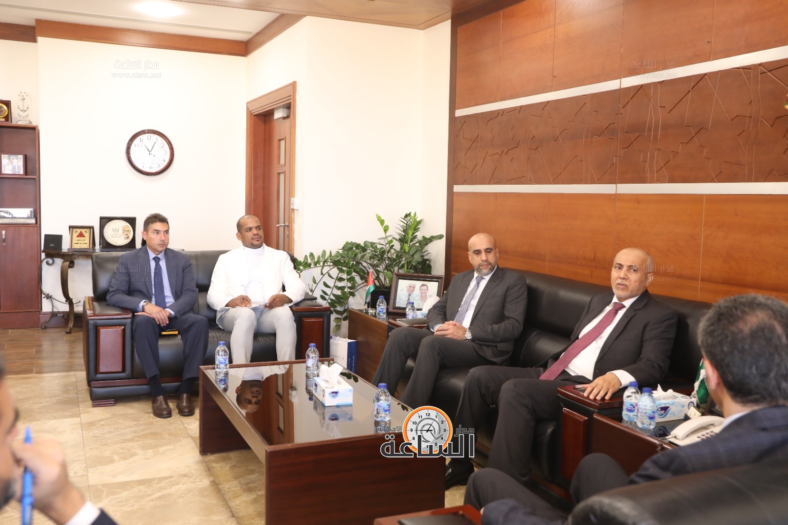 Madar Al-Saa Images 0.1904996241127277