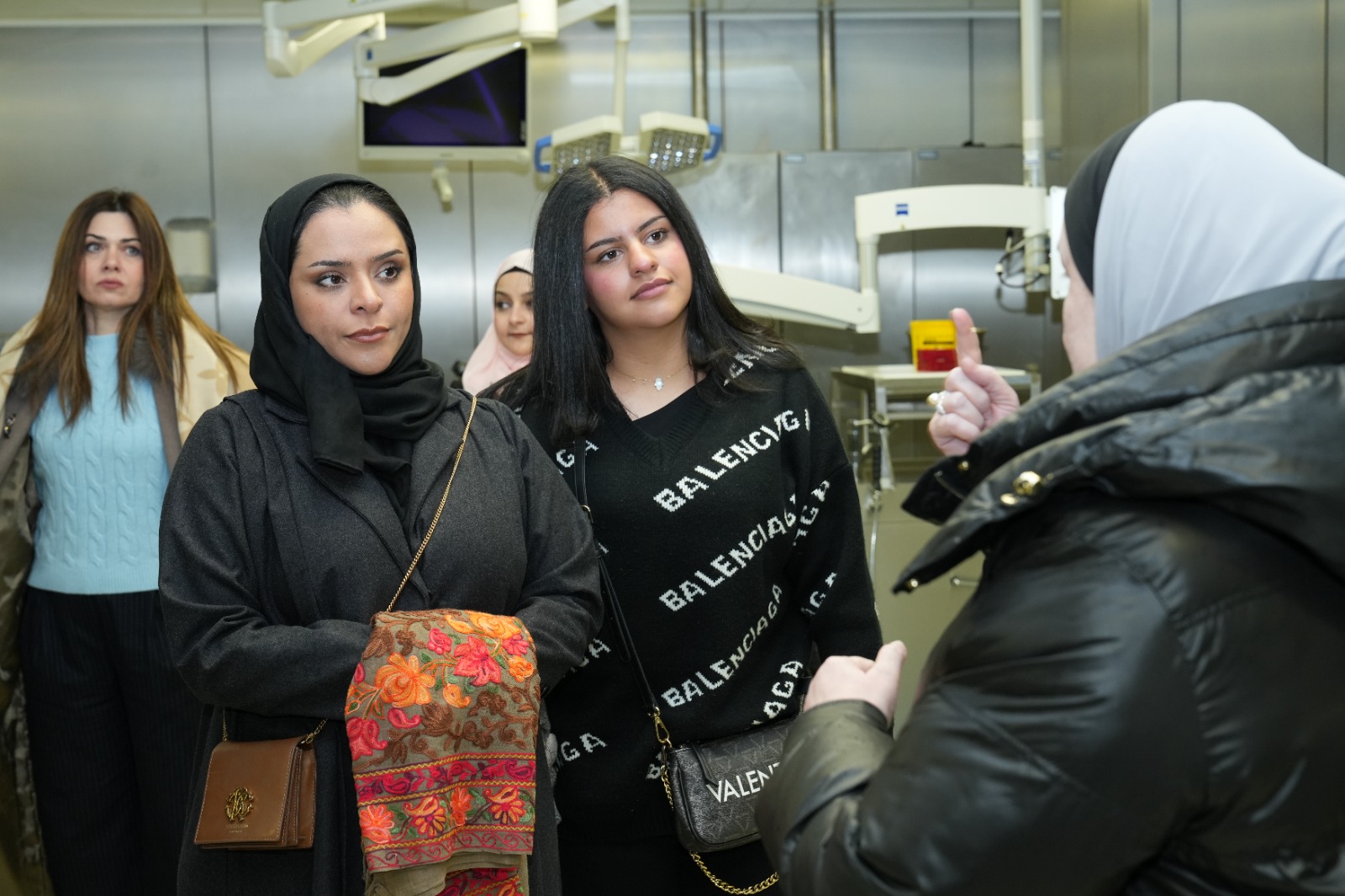 Madar Al-Saa Images 0.7113014954534622