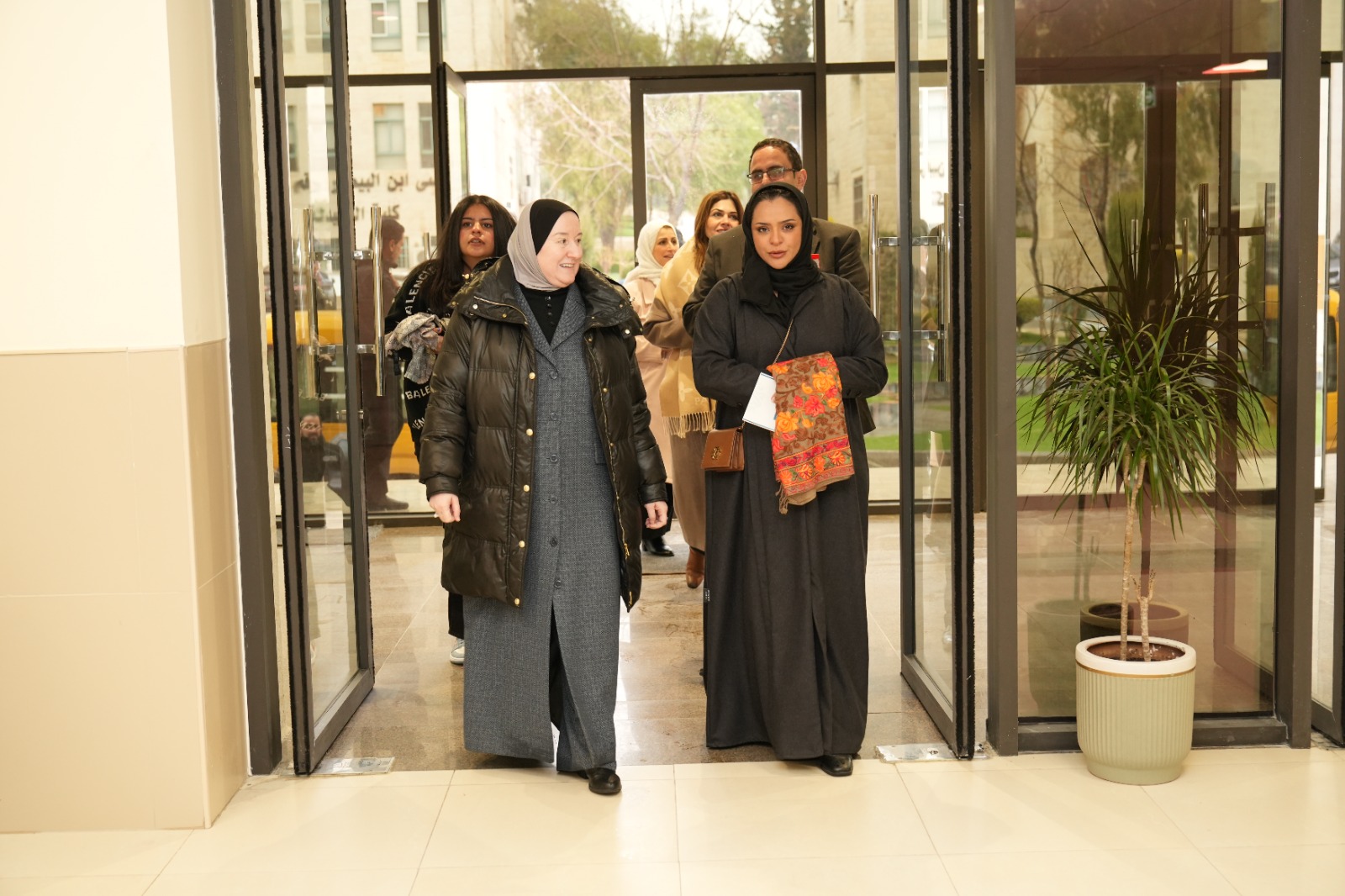 Madar Al-Saa Images 0.6573160610415827