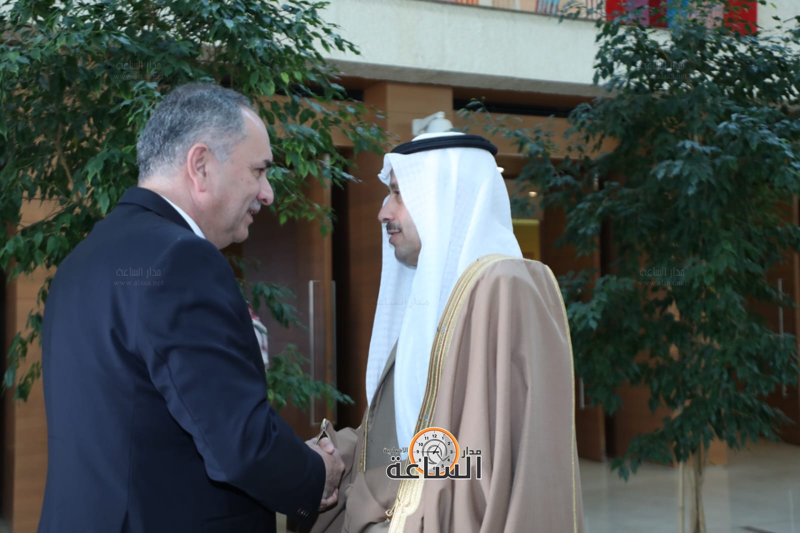 Madar Al-Saa Images 0.7687517861454909