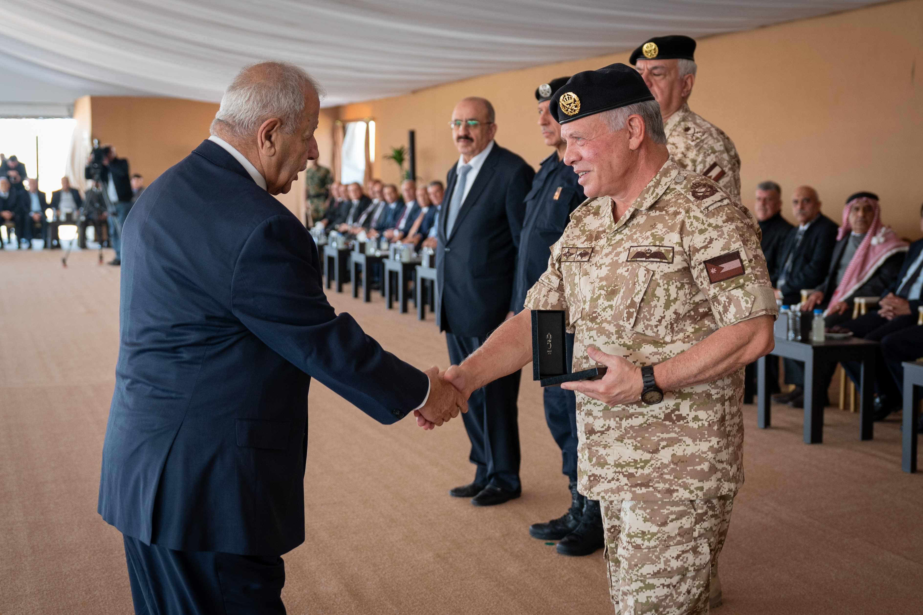 Madar Al-Saa Images 0.7152692555148308