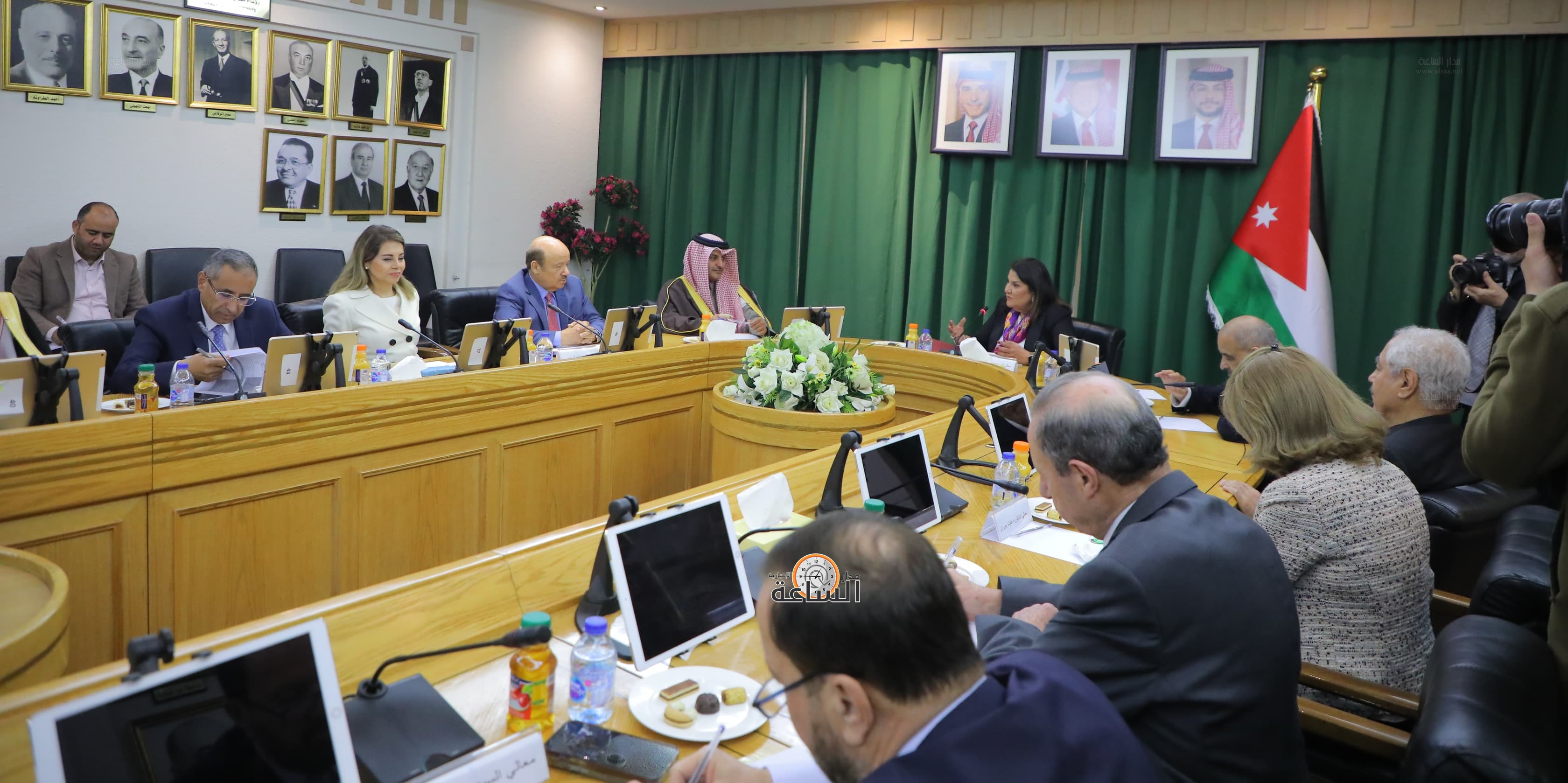 Madar Al-Saa Images 0.42484186455139117