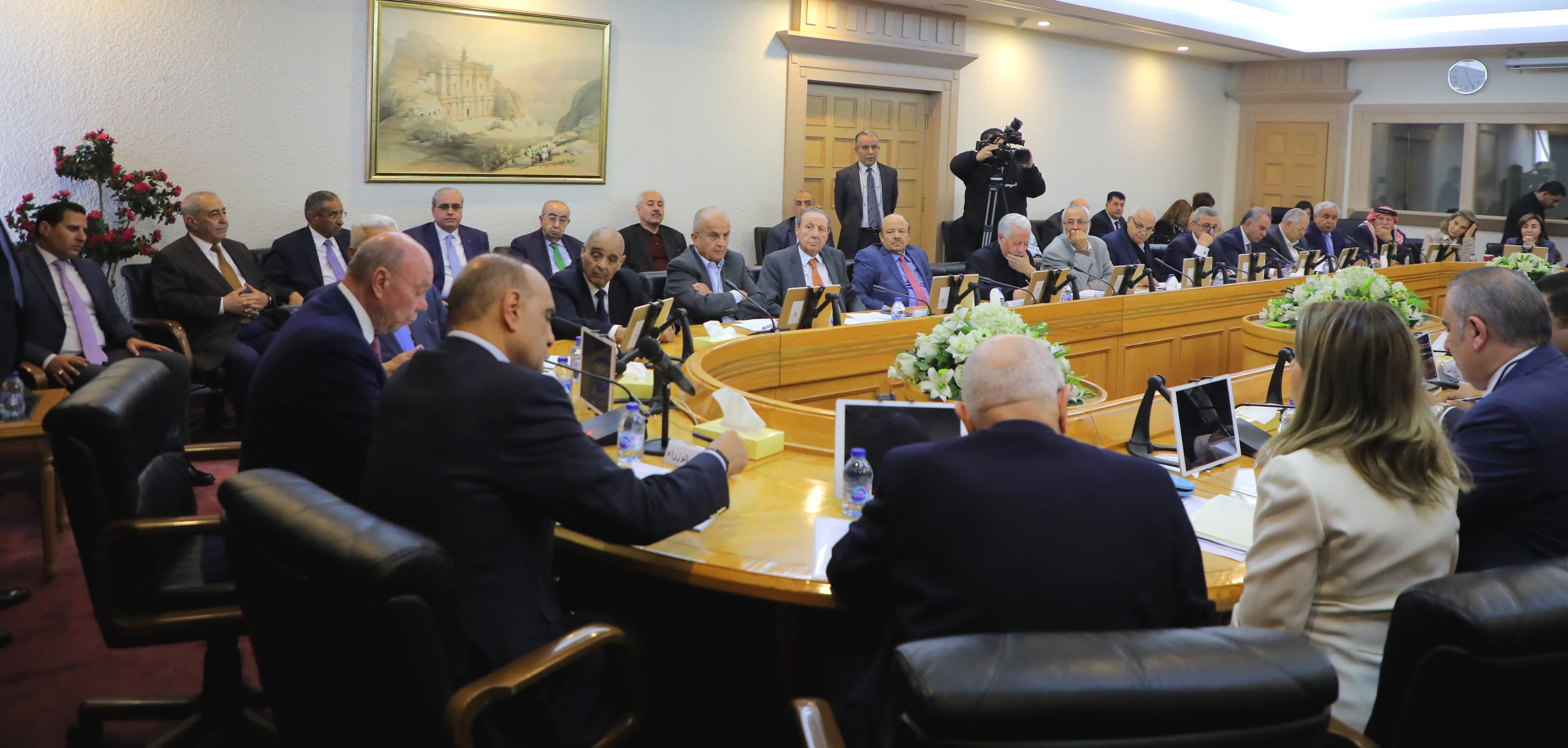 Madar Al-Saa Images 0.04825276342591267