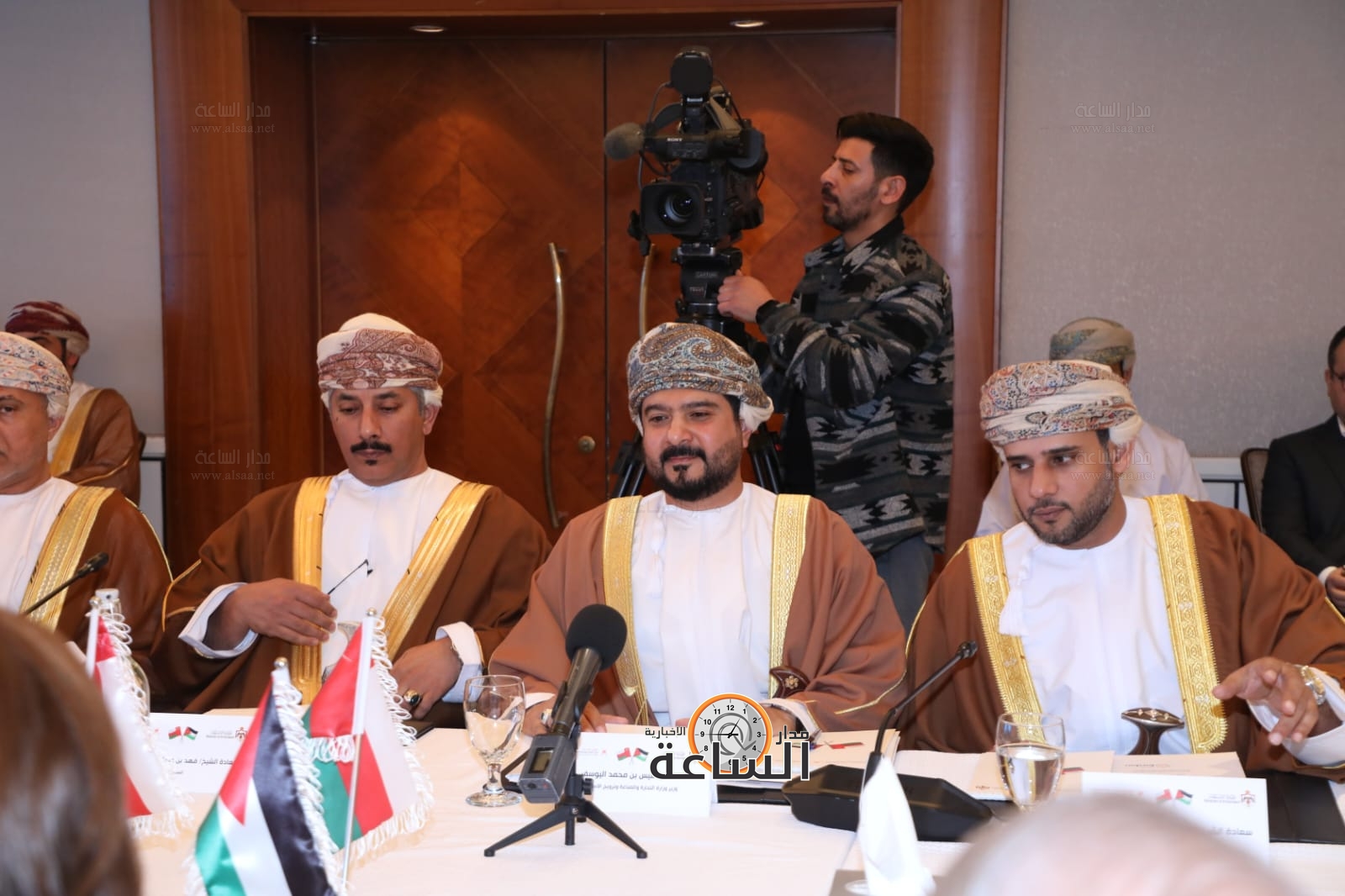 Madar Al-Saa Images 0.47358939711115045