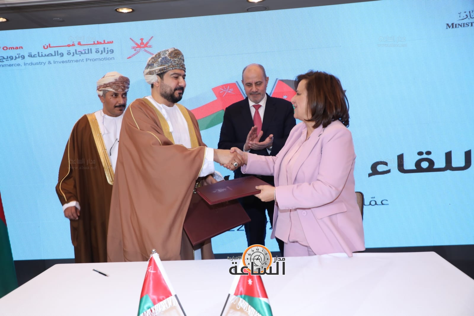 Madar Al-Saa Images 0.03388447399809258