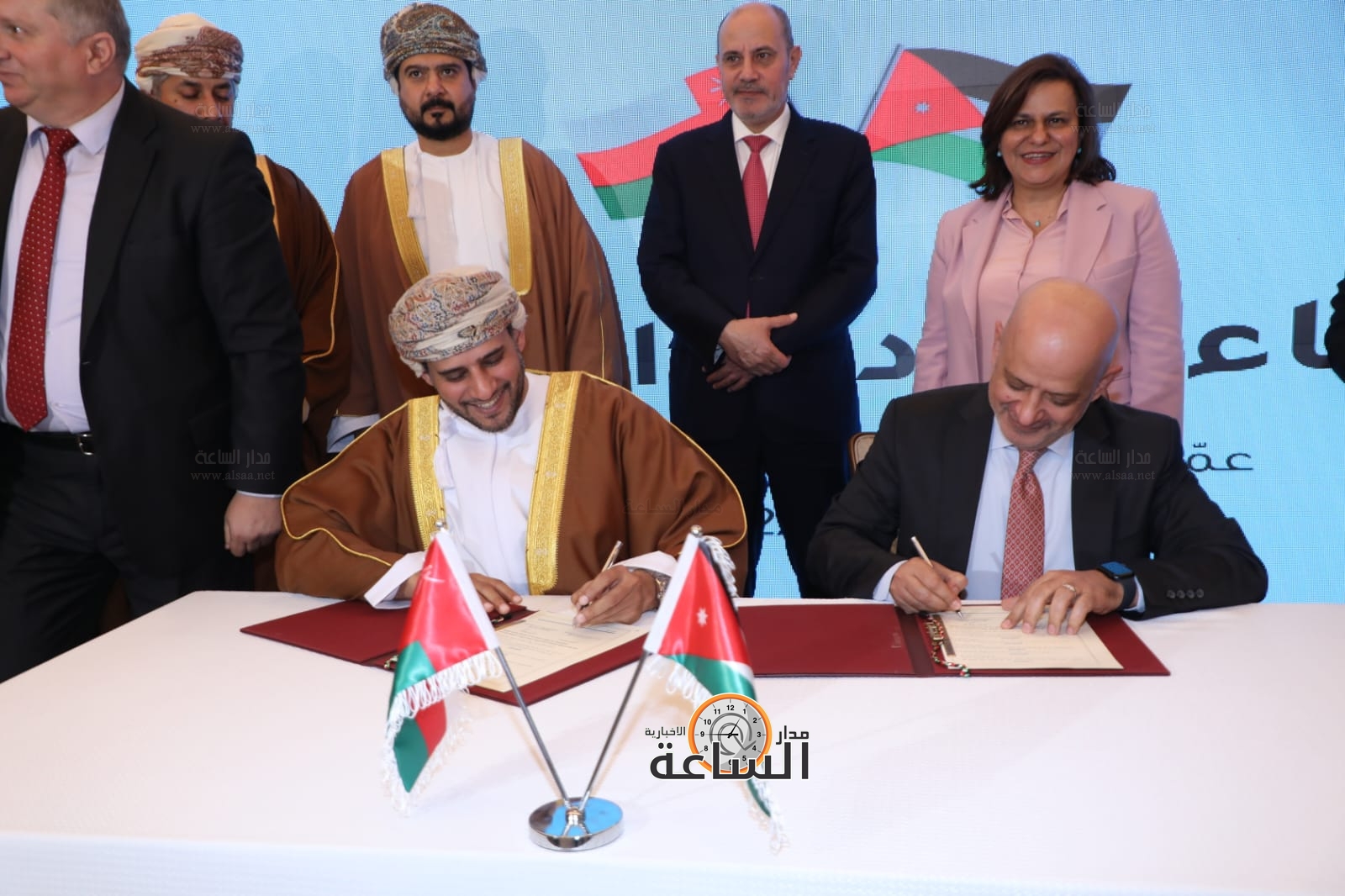 Madar Al-Saa Images 0.3675269504502994