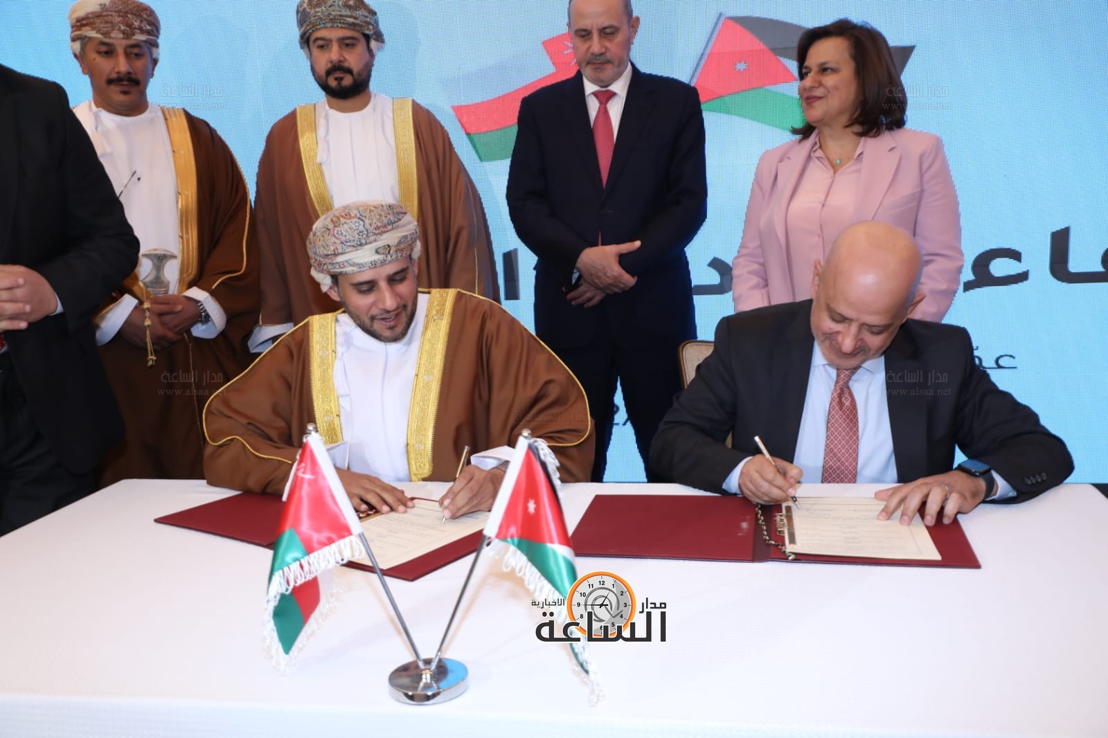 Madar Al-Saa Images 0.5791023775296196