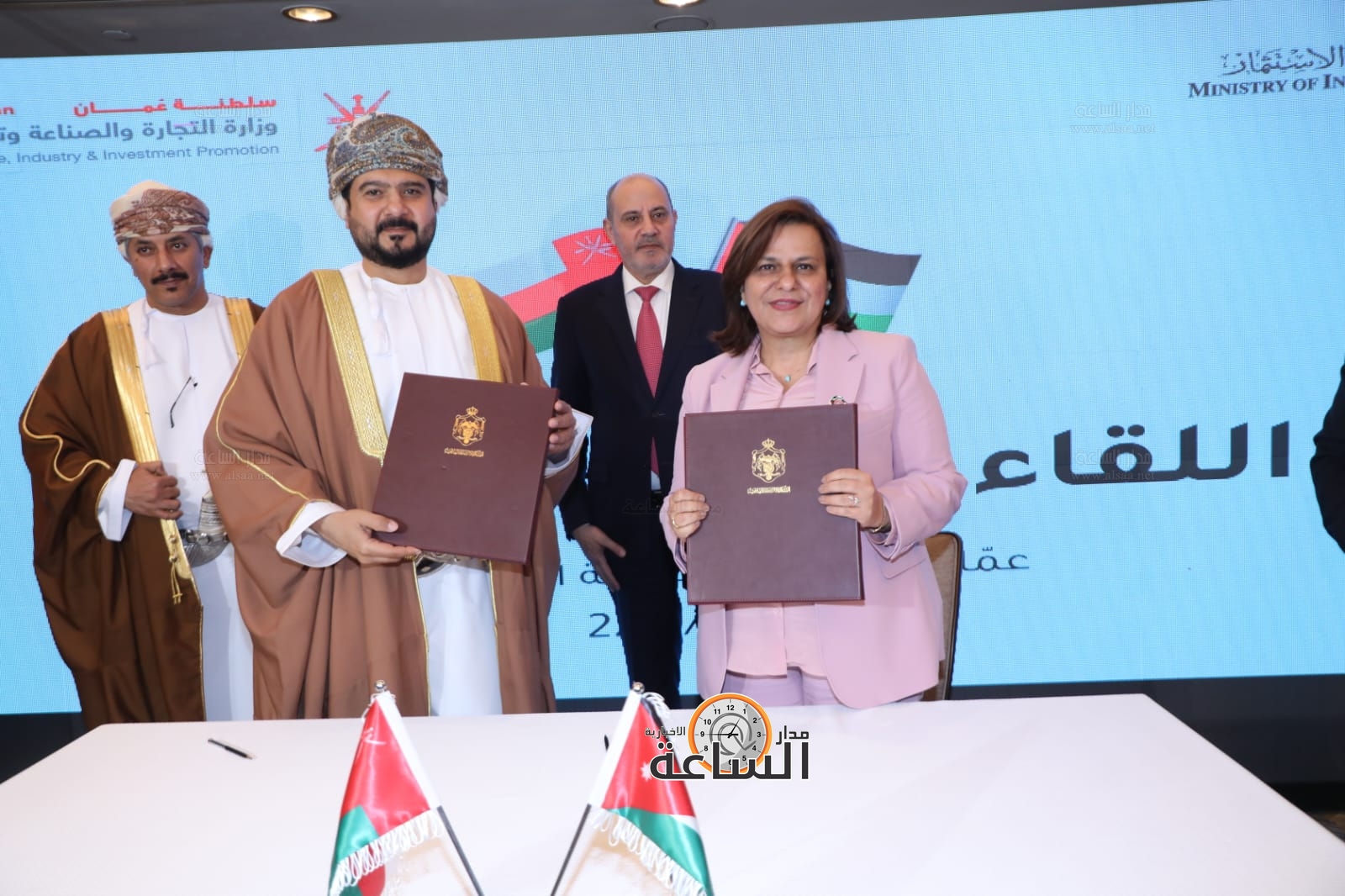 Madar Al-Saa Images 0.938184378208581