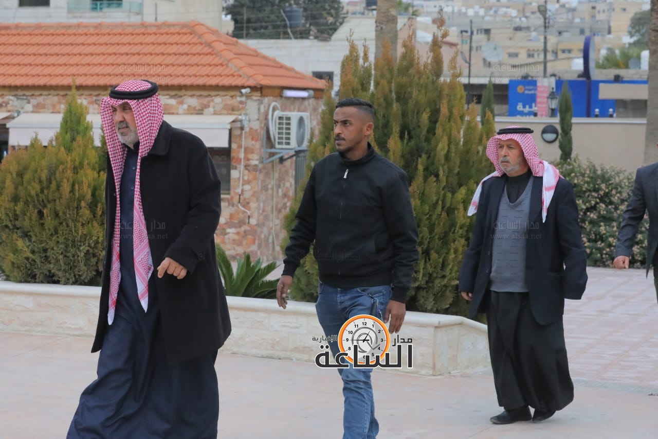 Madar Al-Saa Images 0.41892477333013267