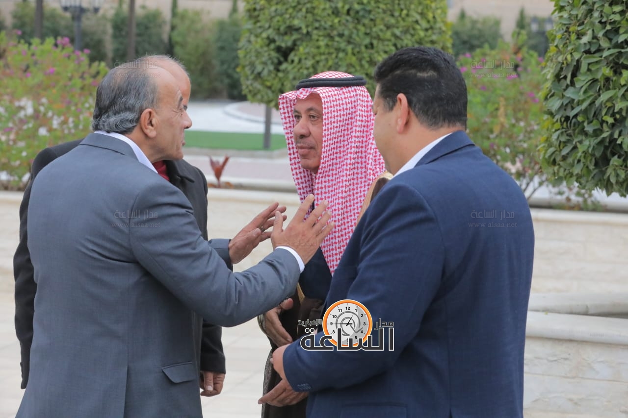 Madar Al-Saa Images 0.8247389726963212