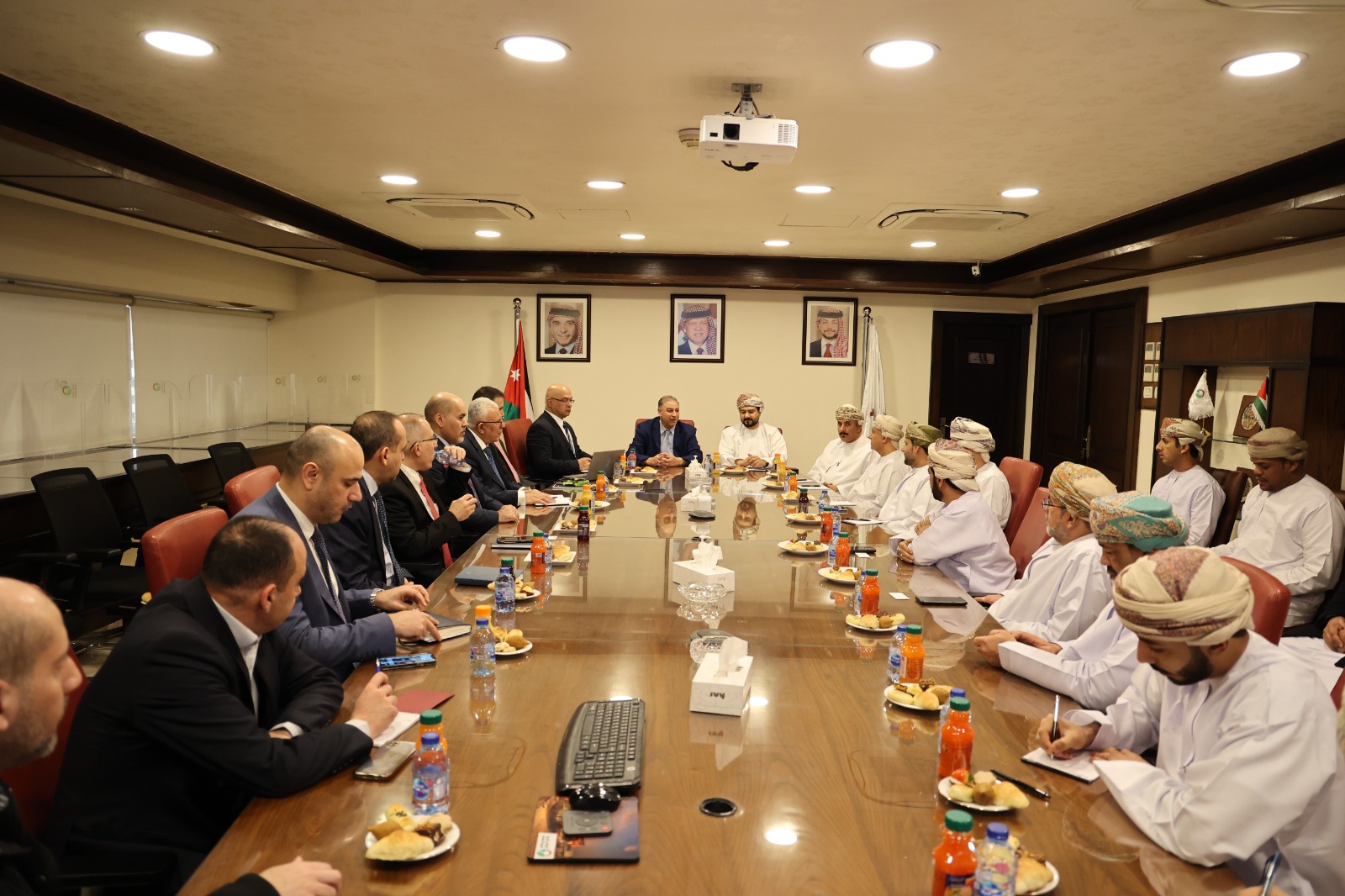 Madar Al-Saa Images 0.4385983991639193