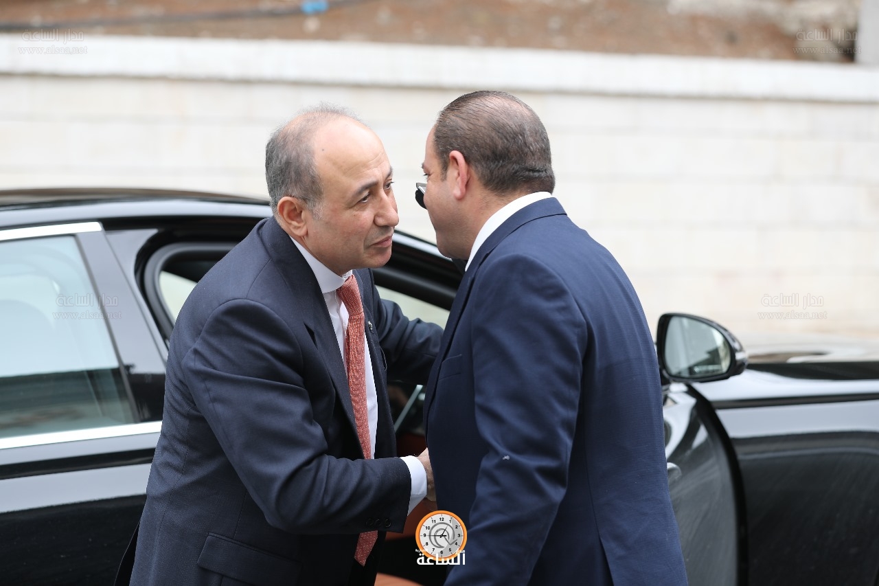 Madar Al-Saa Images 0.410430651095135