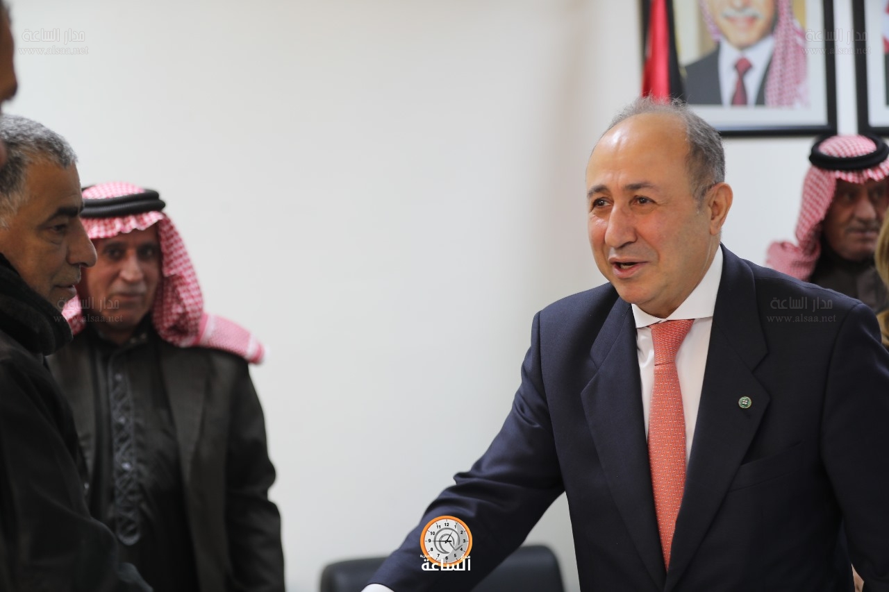 Madar Al-Saa Images 0.8000310756065299