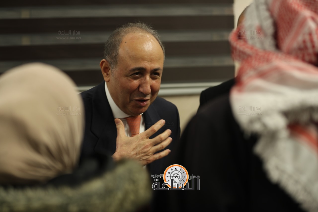 Madar Al-Saa Images 0.3760443836578249