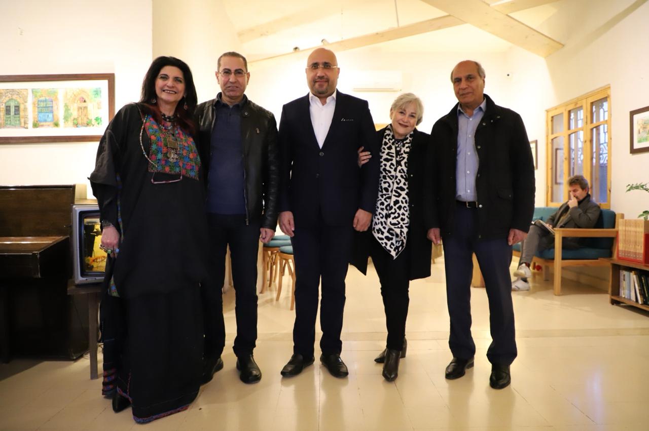 Madar Al-Saa Images 0.4406214442986187