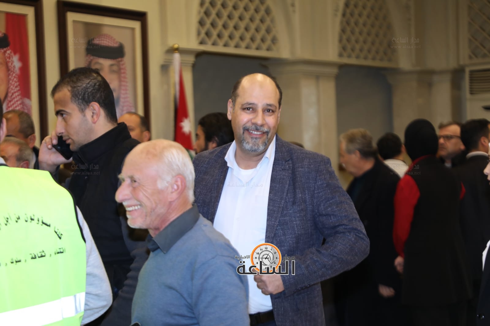 Madar Al-Saa Images 0.7881810302646974