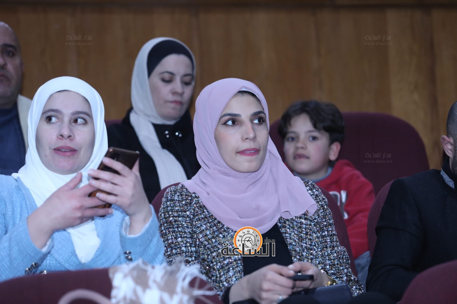 Madar Al-Saa Images 0.49178872969160725