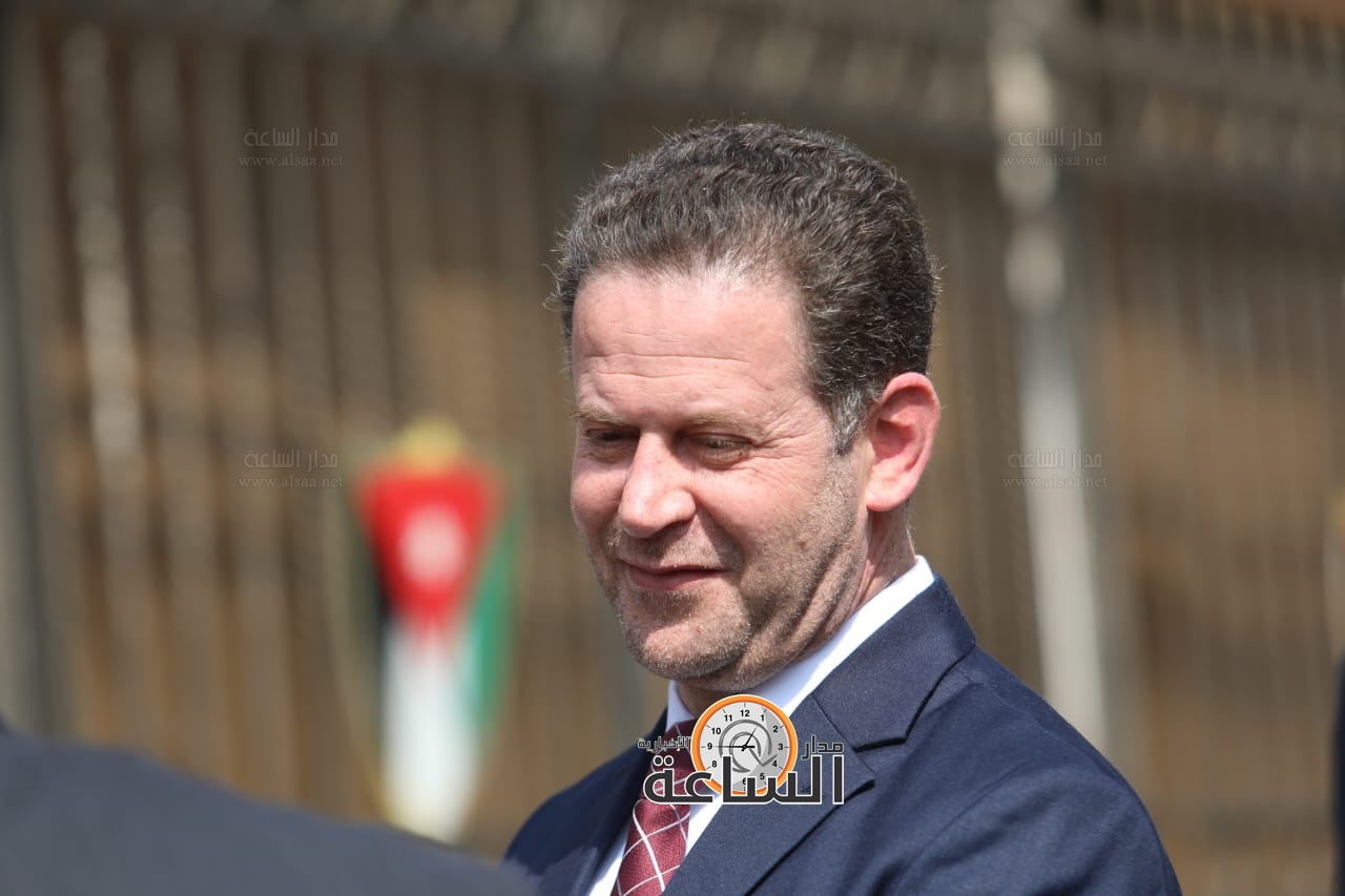 Madar Al-Saa Images 0.8754561415236035