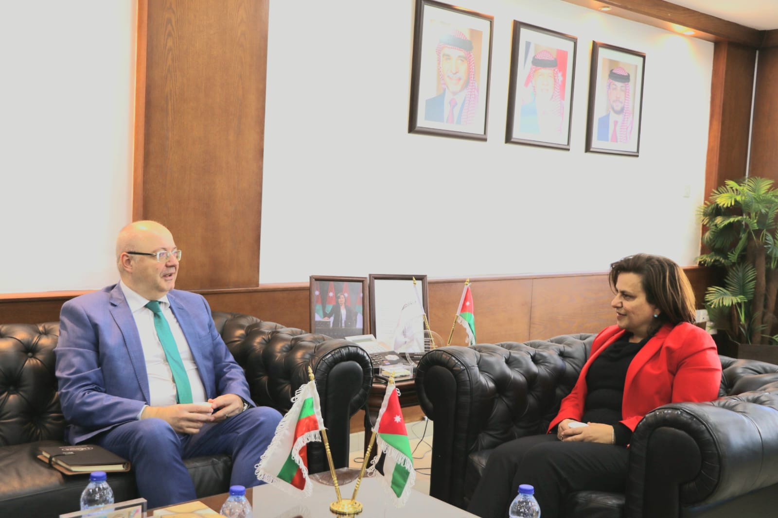 Madar Al-Saa Images 0.24738632873894528