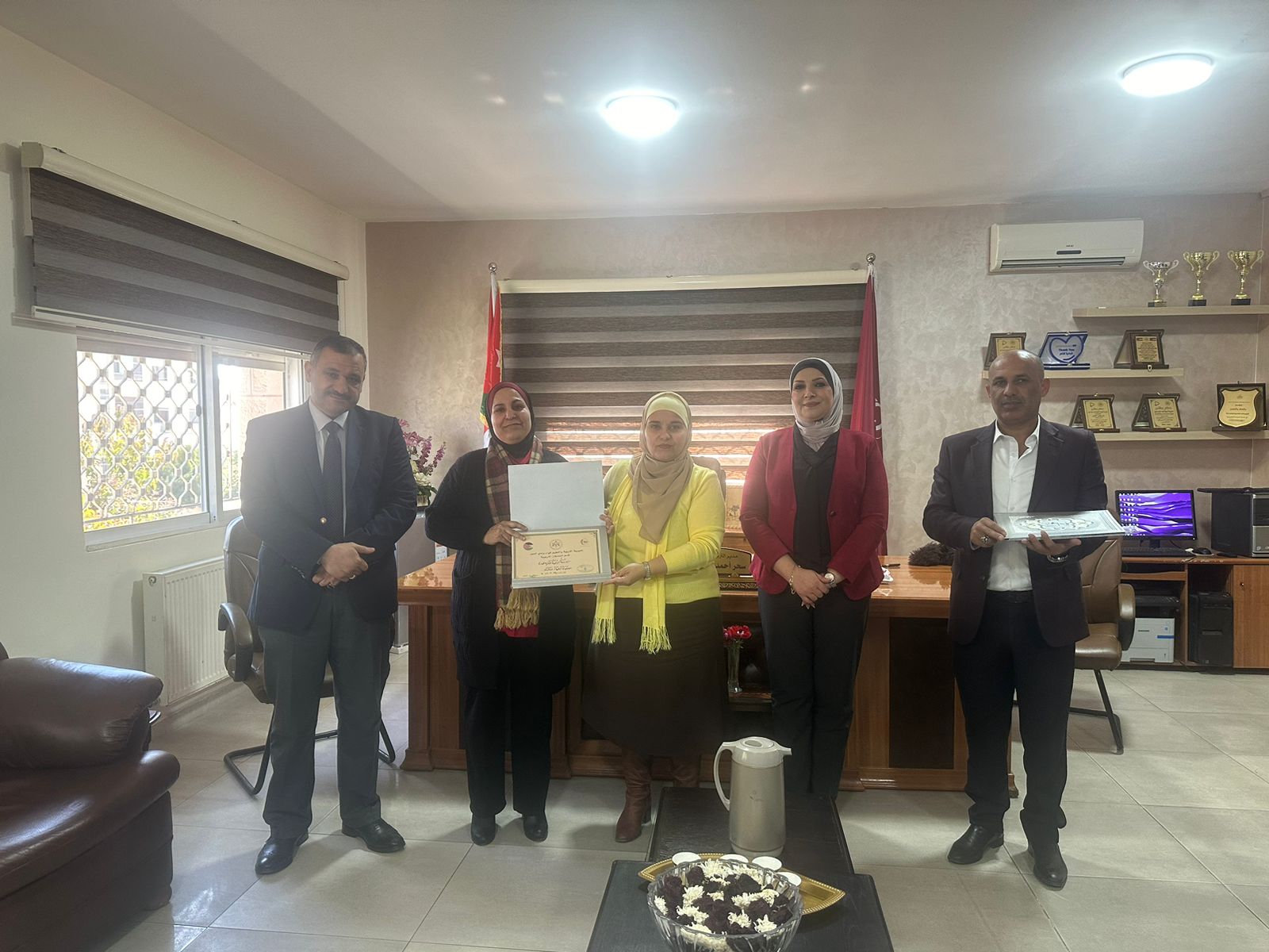 Madar Al-Saa Images 0.712392389506763