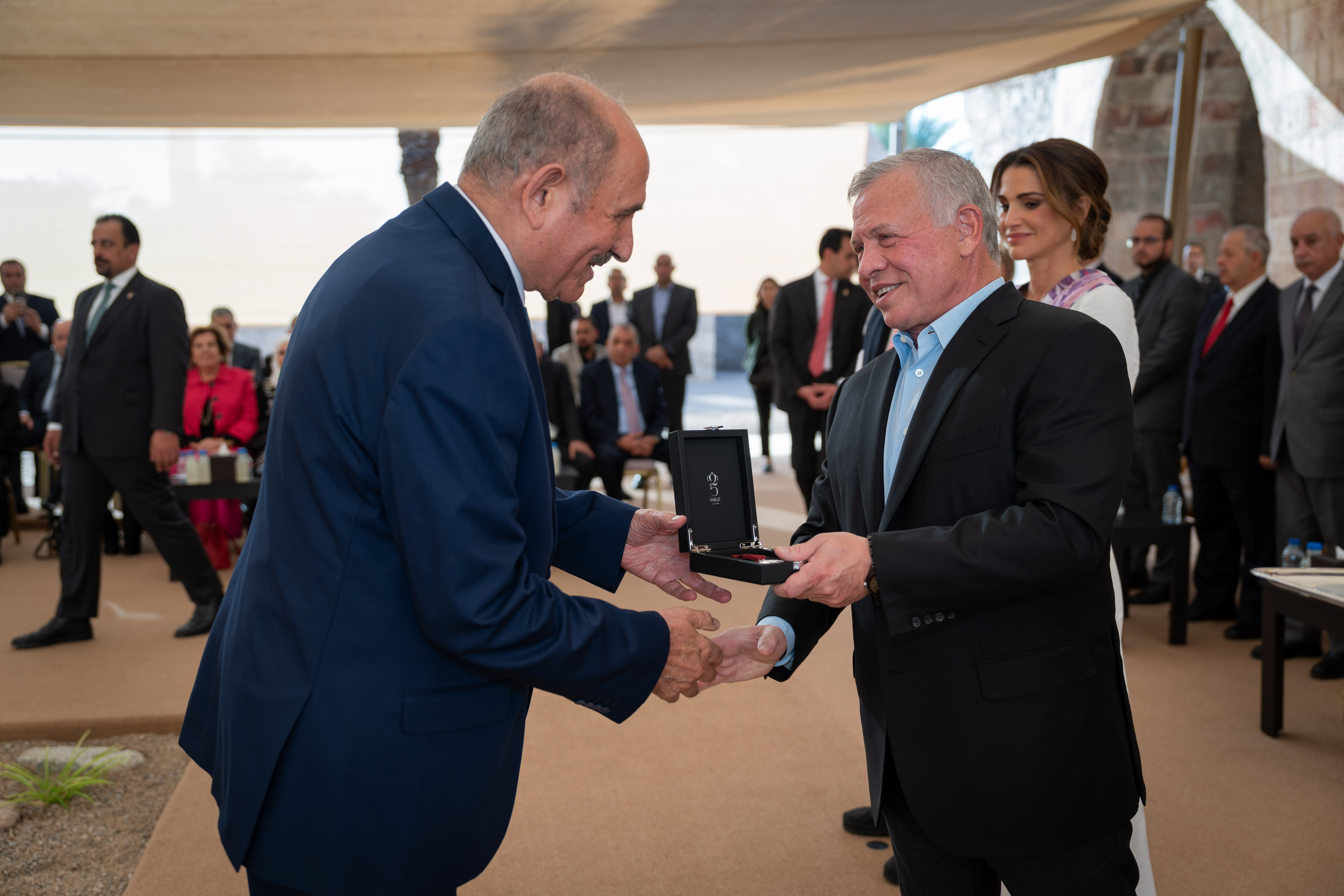 Madar Al-Saa Images 0.04521055020506881