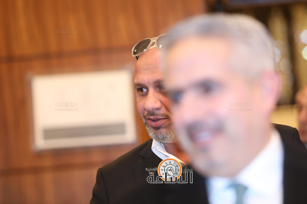 Madar Al-Saa Images 0.6857154345964778