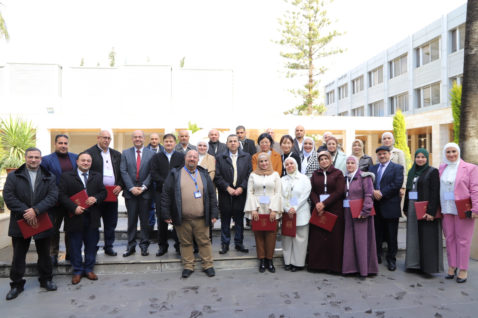 Madar Al-Saa Images 0.22096110245346745