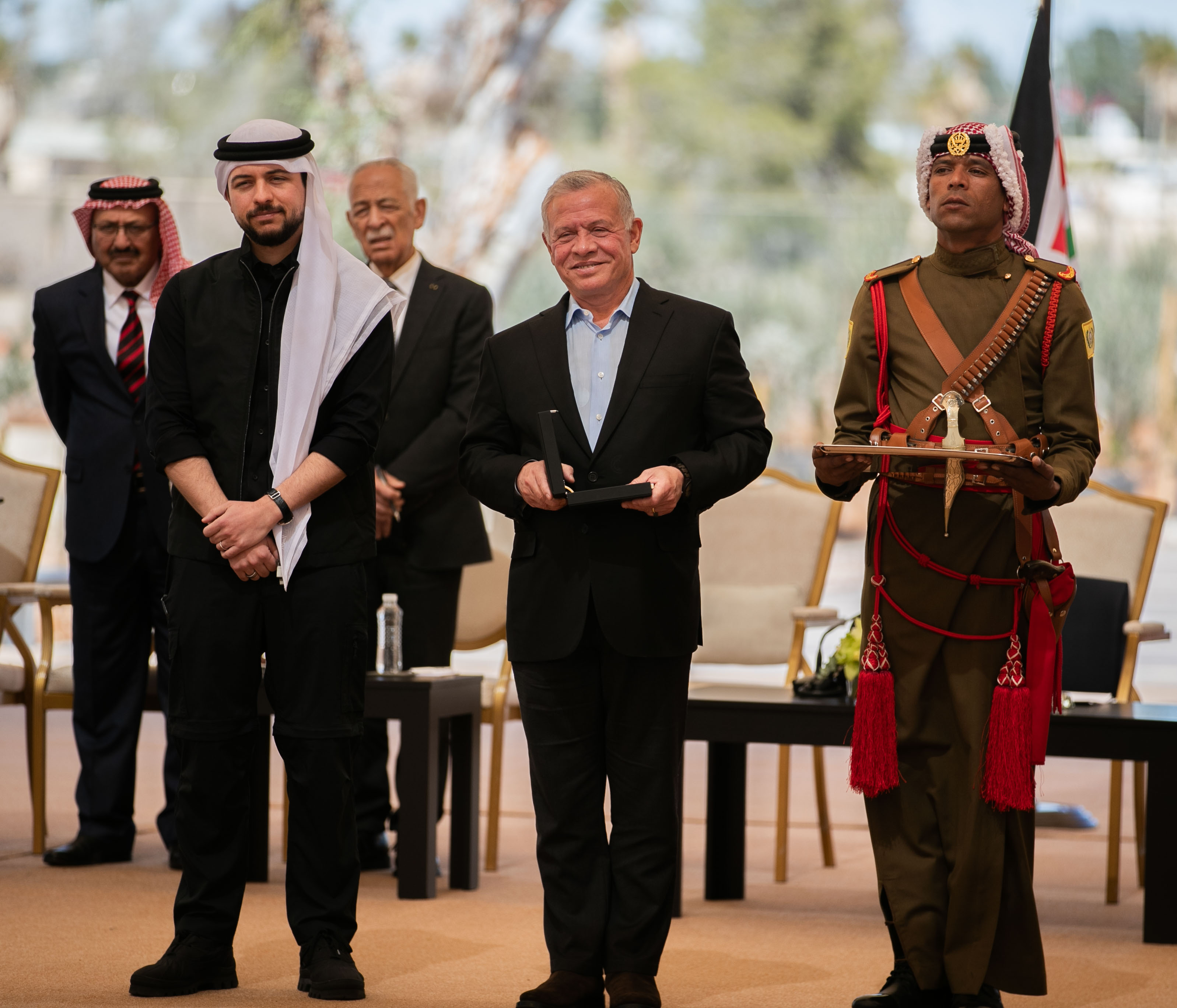 Madar Al-Saa Images 0.1119560492264009