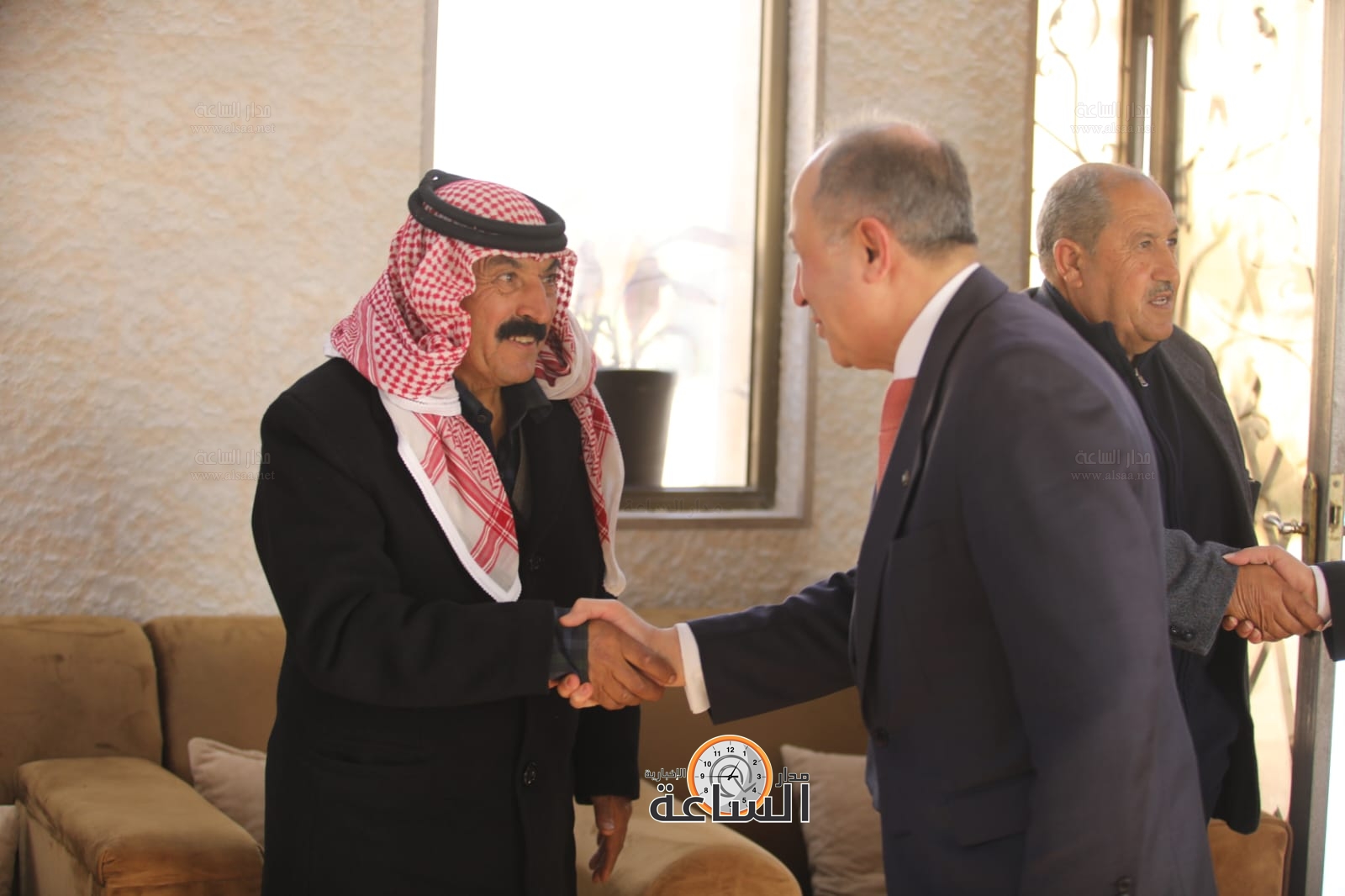 Madar Al-Saa Images 0.9370339111463837