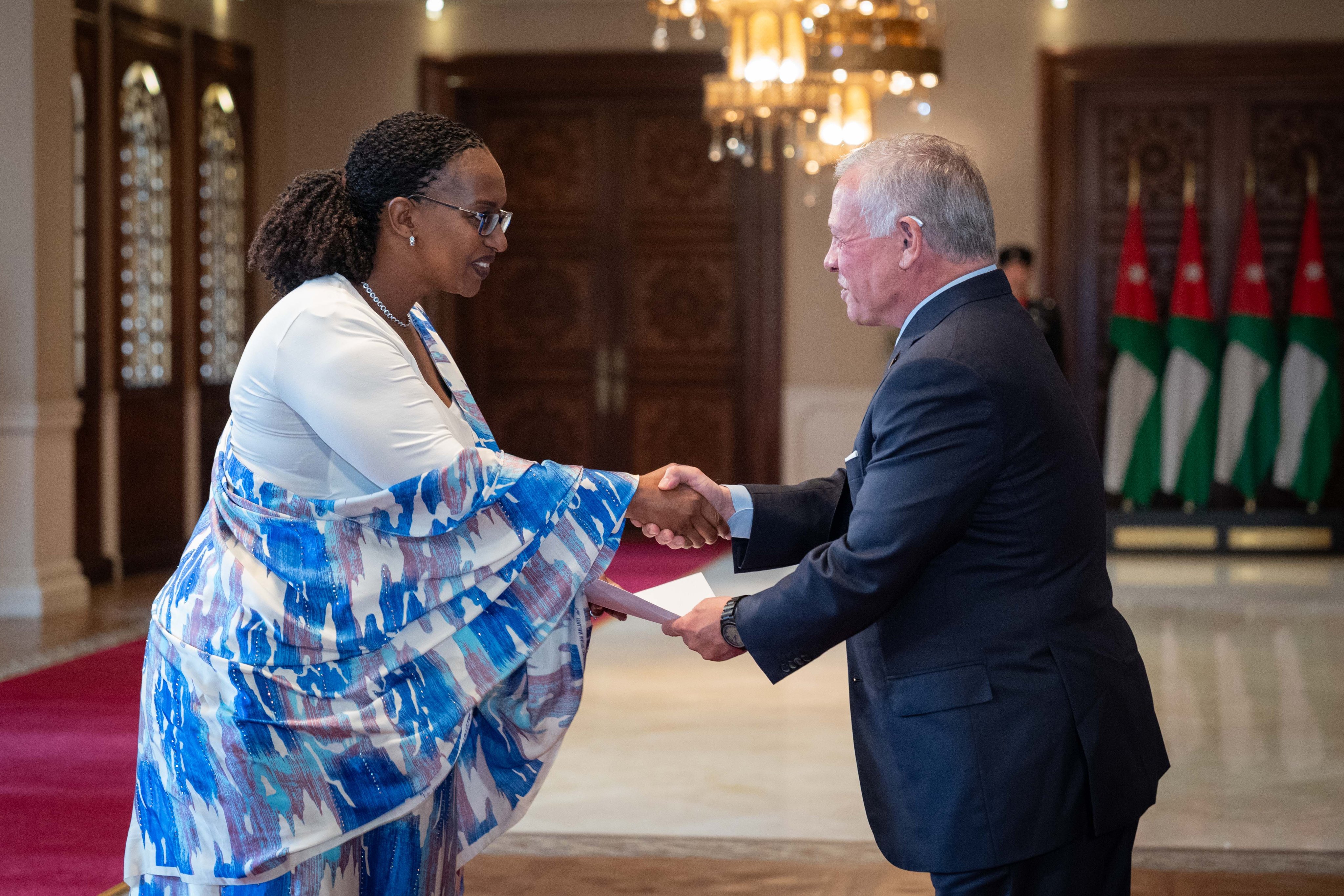 Madar Al-Saa Images 0.009327599965190059