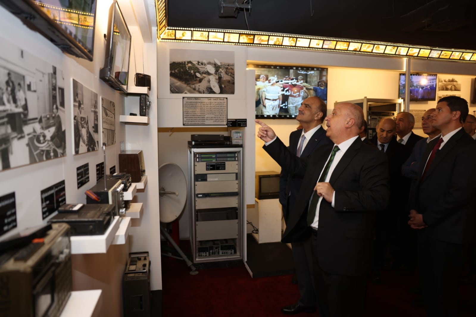 Madar Al-Saa Images 0.9462545433570171