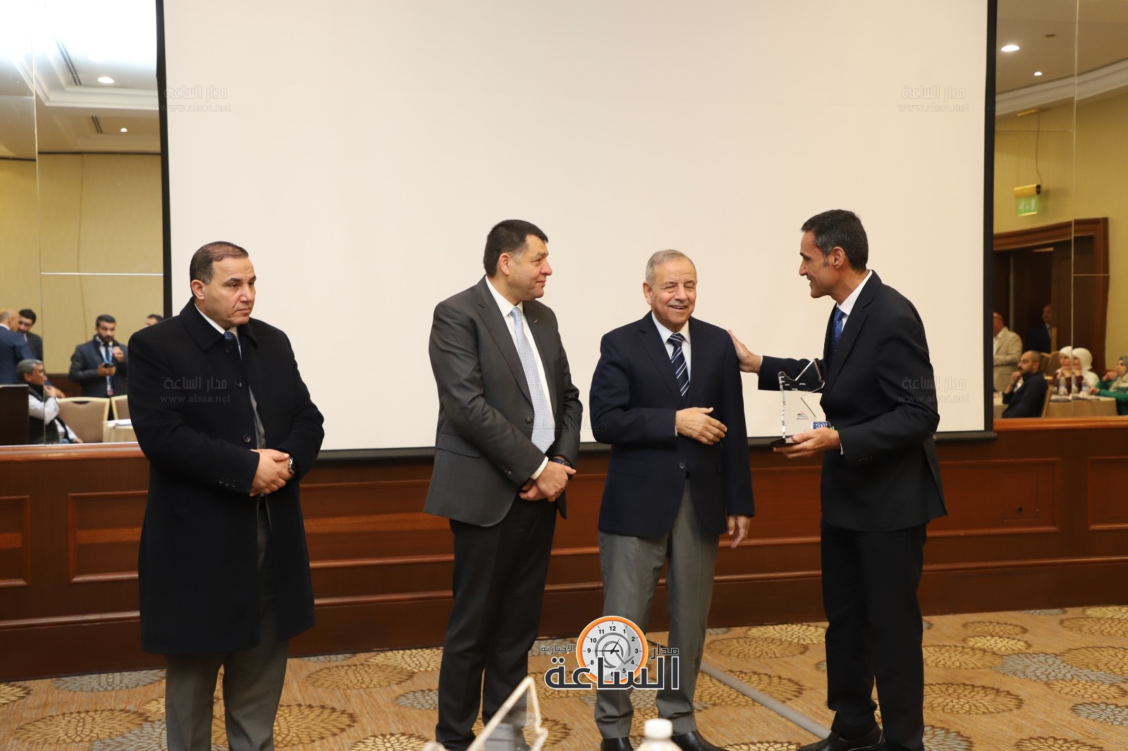 Madar Al-Saa Images 0.9404947260350125