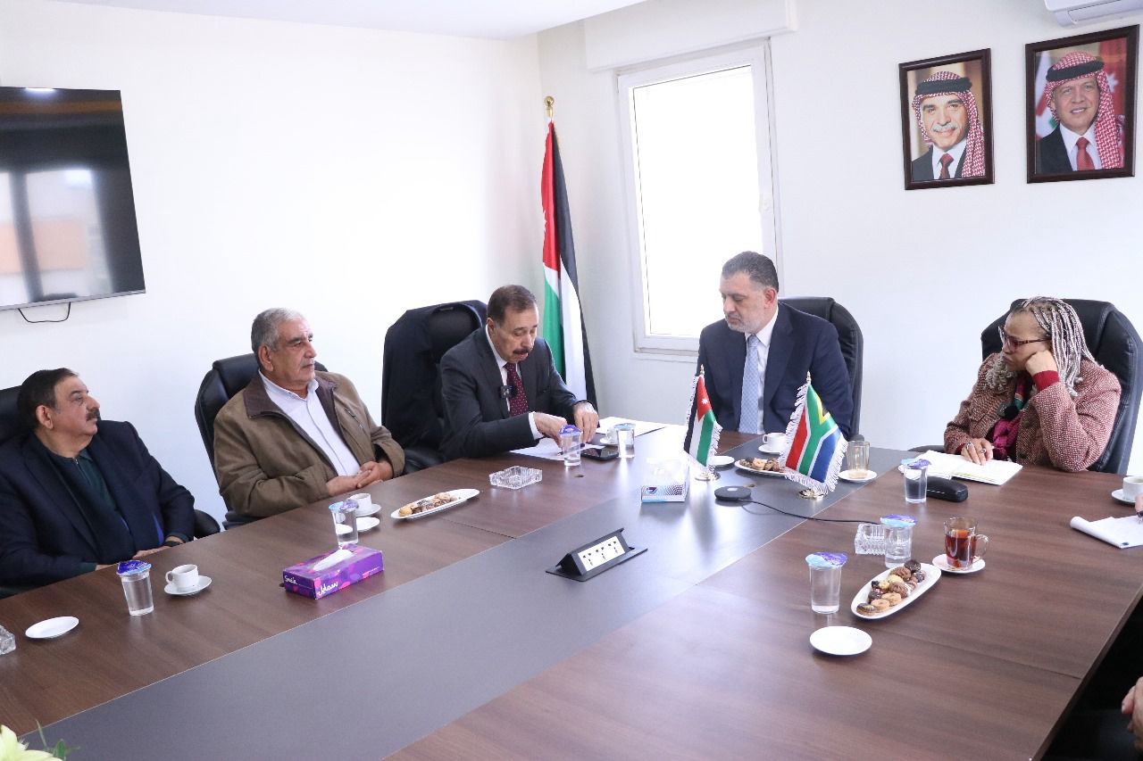 Madar Al-Saa Images 0.5096937086621247