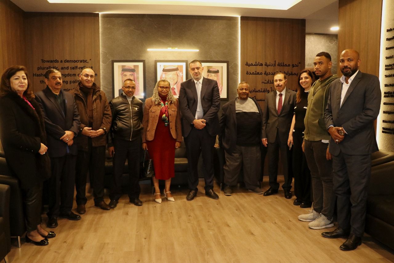 Madar Al-Saa Images 0.08451128650485762