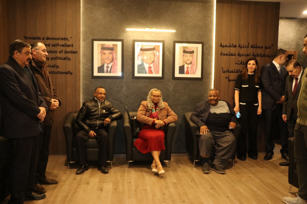 Madar Al-Saa Images 0.13250856756800644