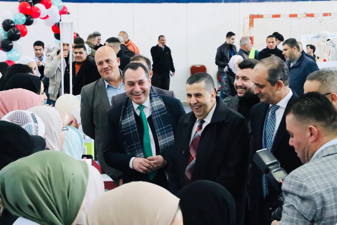 Madar Al-Saa Images 0.44377334619044184